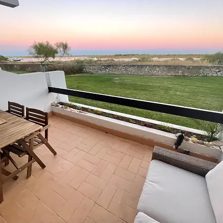 Lägenhet Lovely With Balcony - Beach Front Line By Lovelystay
